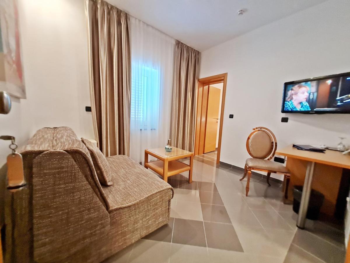 Hotel Sunce Подстрана Екстериор снимка